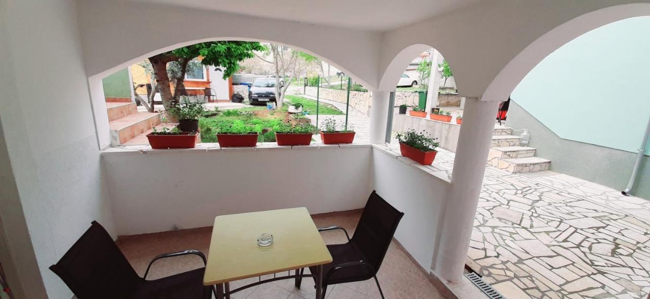 Ema & Sea Apartment'S With Free Private Parking Pula Exterior foto