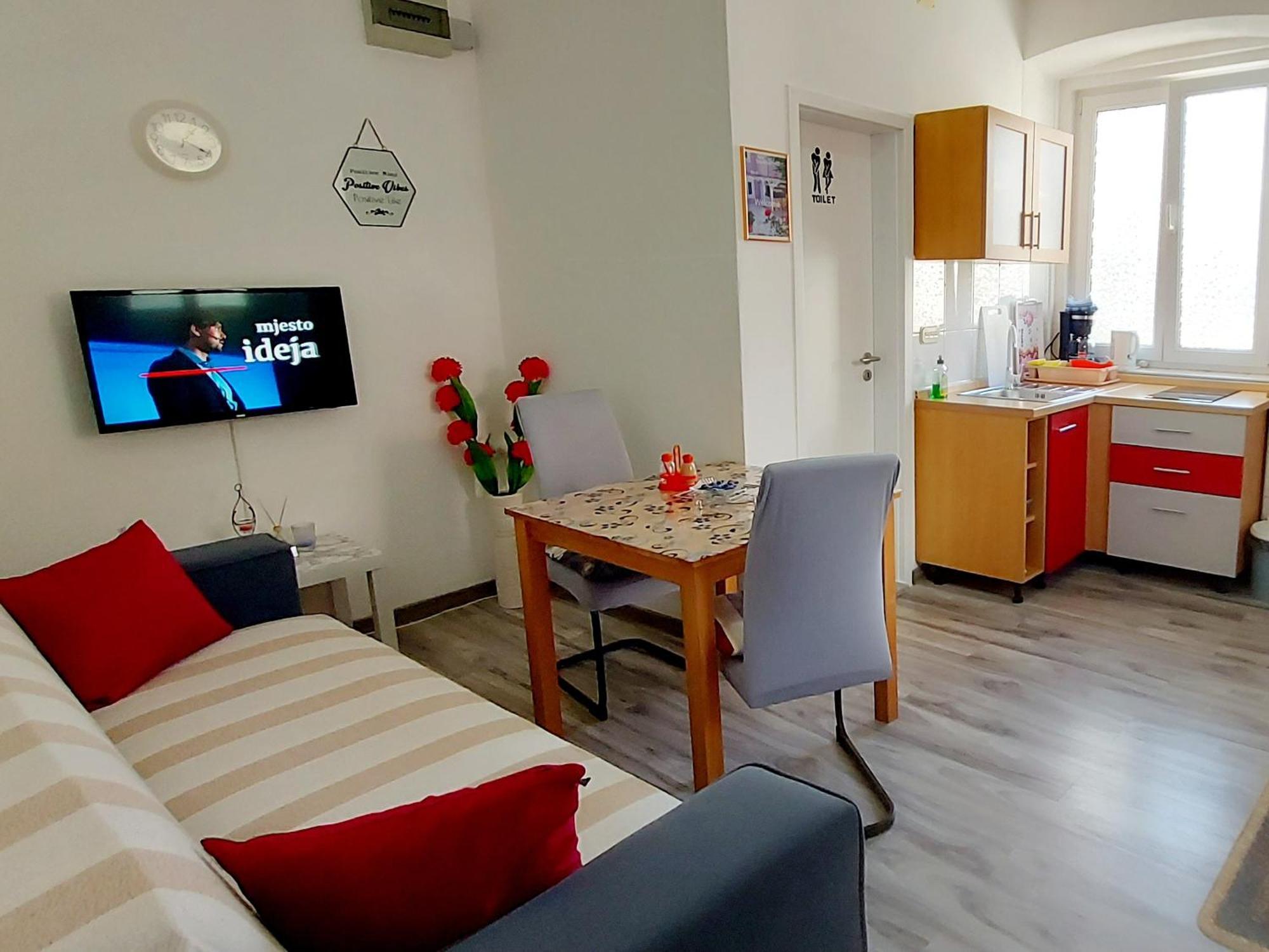 Ema & Sea Apartment'S With Free Private Parking Pula Exterior foto
